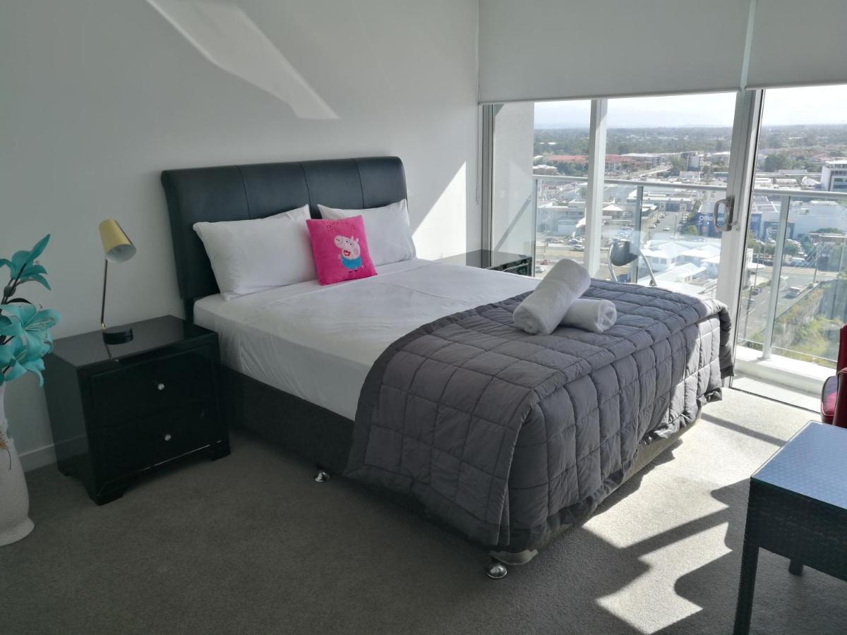 Three-Bedroom Apartment With Amazing View Near Surfers Paradise Gold Coast Kültér fotó