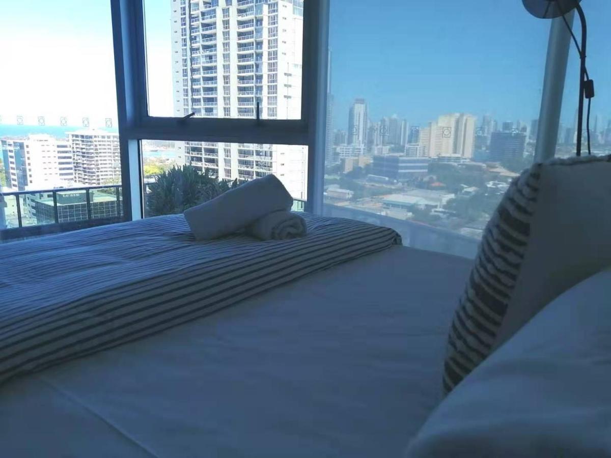 Three-Bedroom Apartment With Amazing View Near Surfers Paradise Gold Coast Kültér fotó