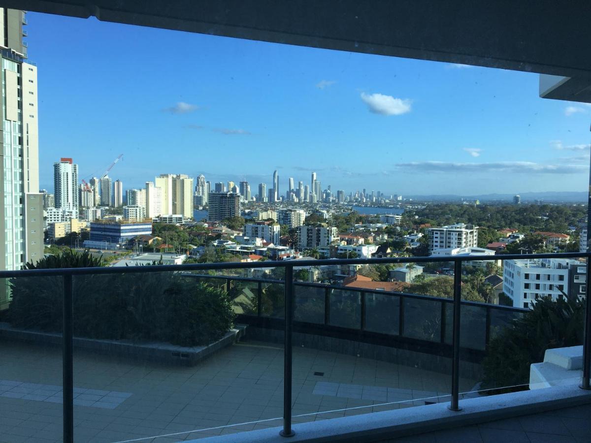 Three-Bedroom Apartment With Amazing View Near Surfers Paradise Gold Coast Kültér fotó